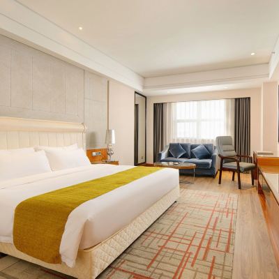 雅緻城景大床房 東方鳳凰飯店（中山燈都古鎮華藝廣場店）優惠