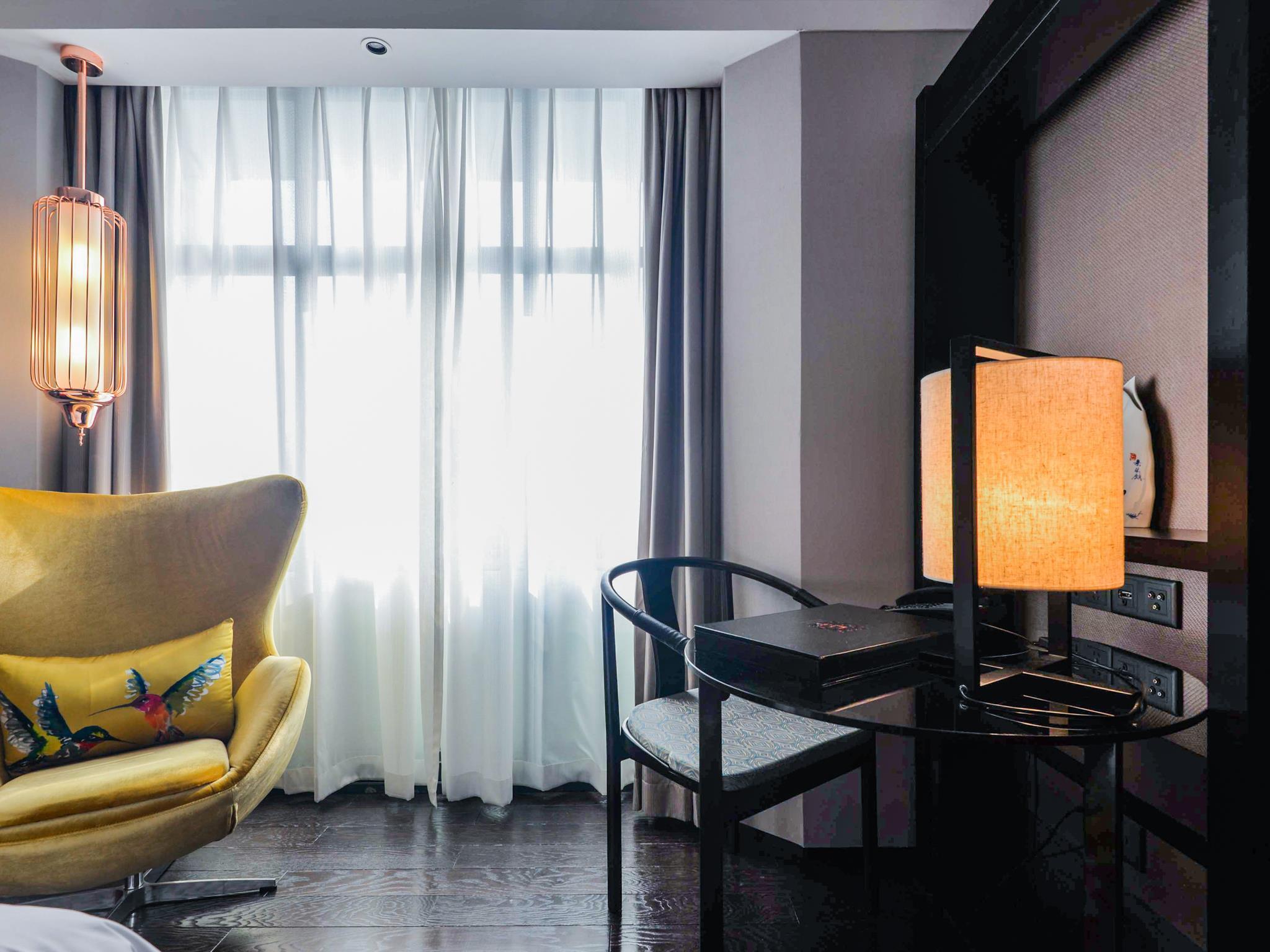 豪华贵宾大床房