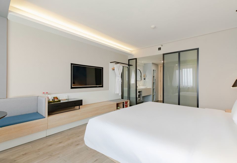 超享大床房（空气净化器+体重秤+浴袍）