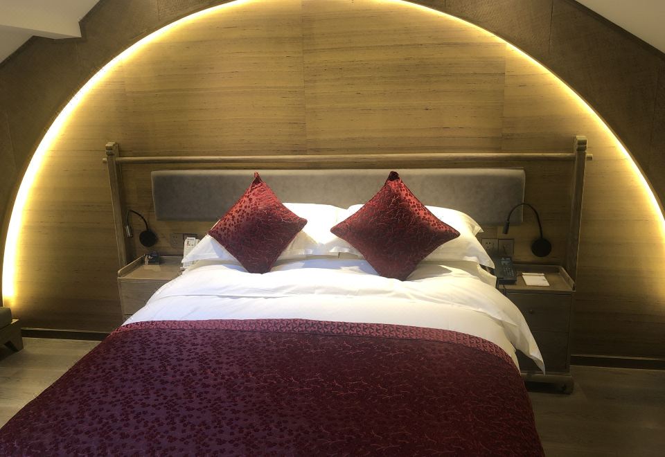 Pearl Hotel xiJindu Scenic Area ZhenjiangChinese Boat Style Loft Room