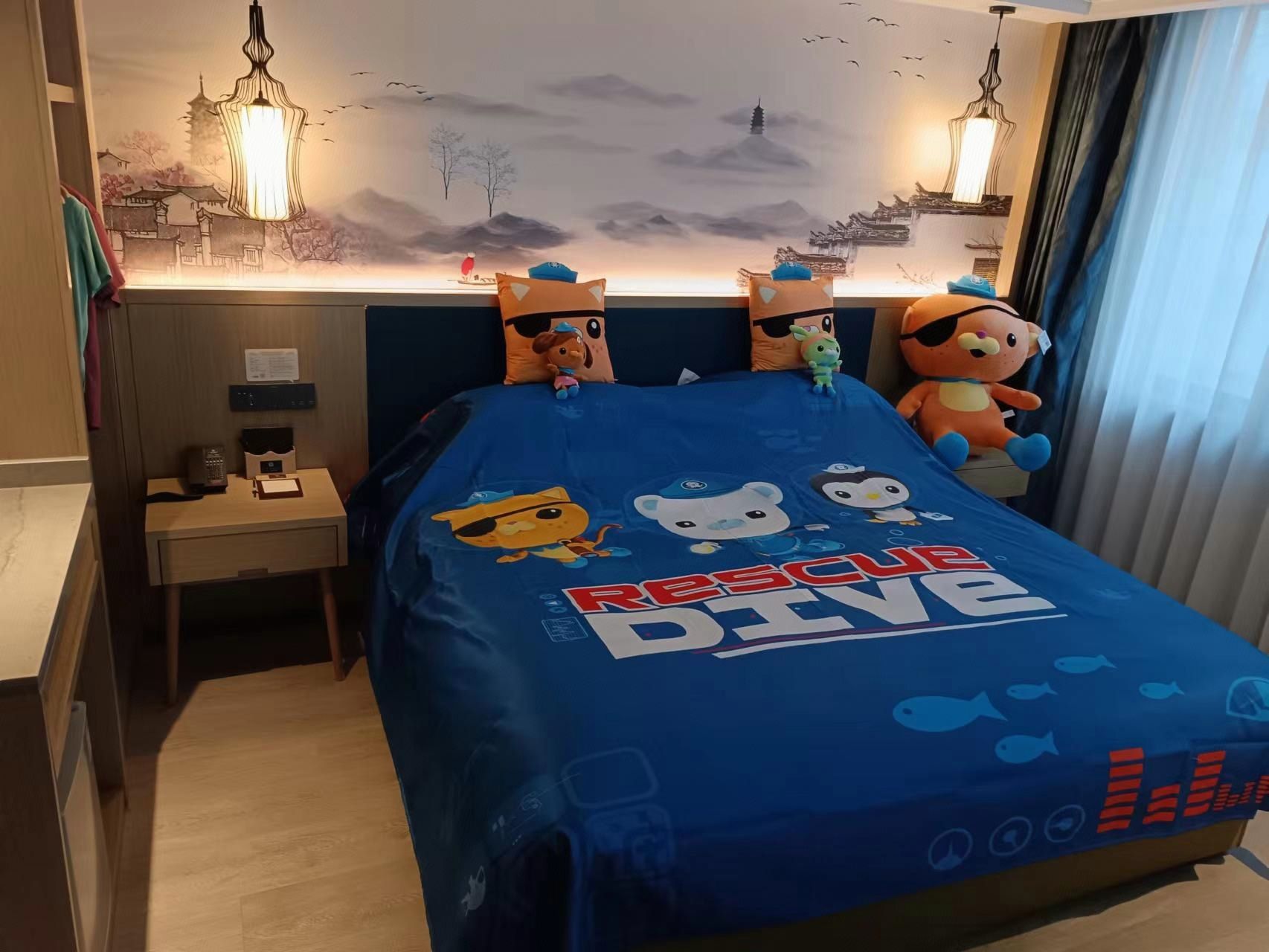 Underwater Squad Parent-Child Room
