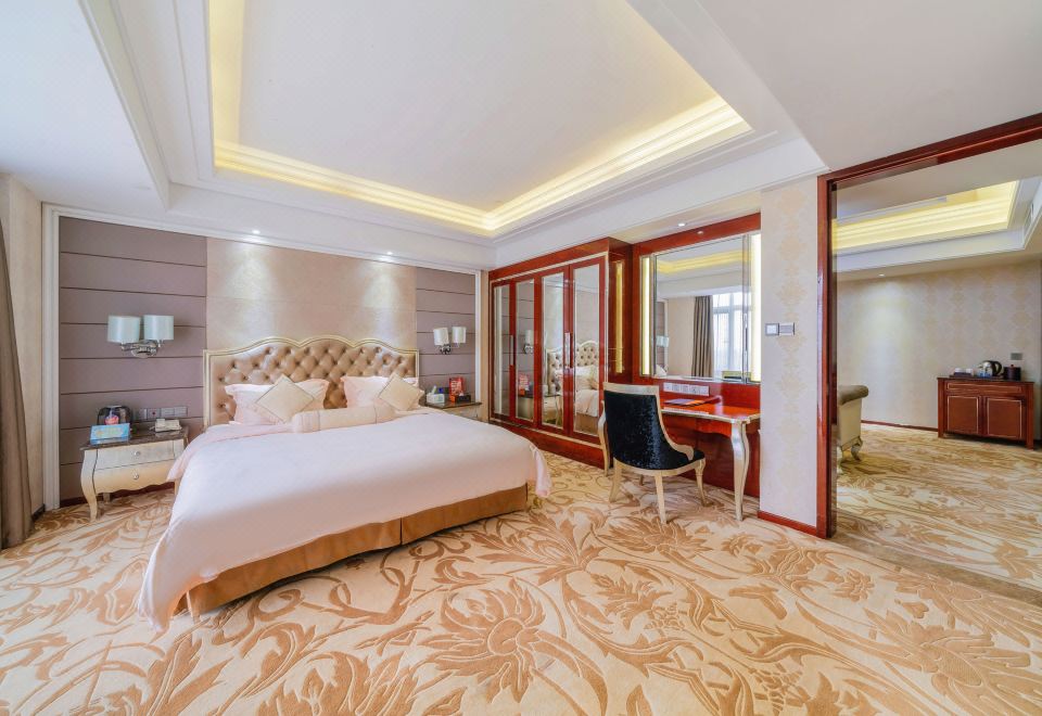 Deluxe Business Suite