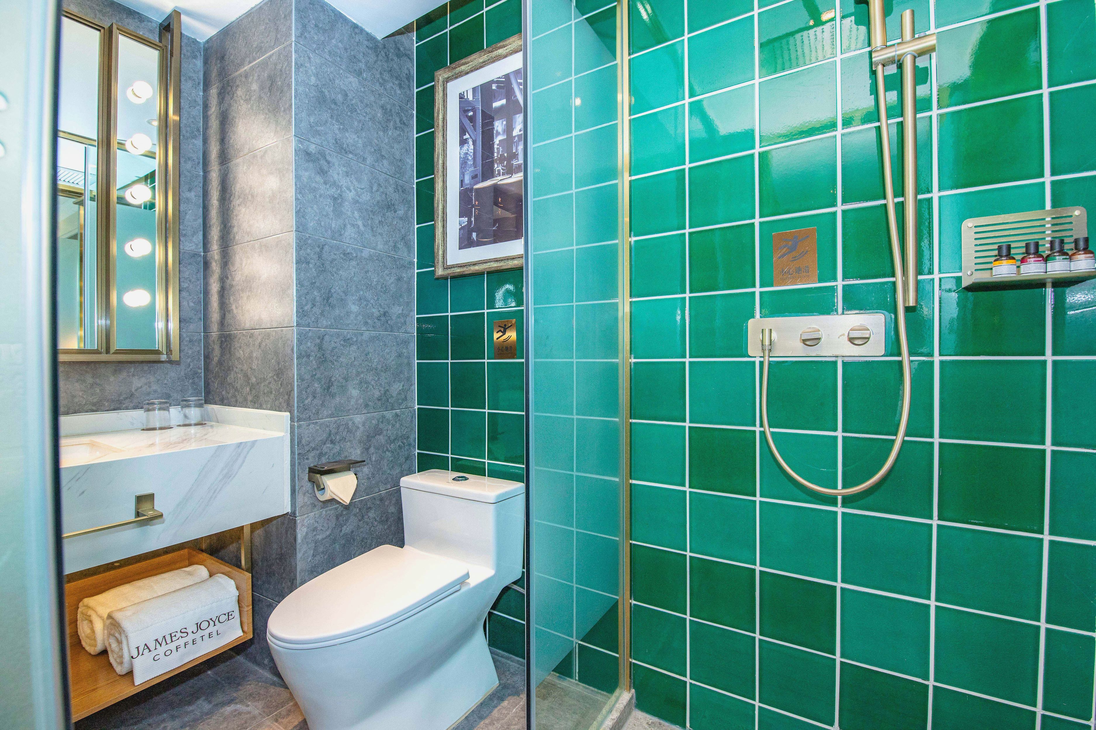 醇享大床房+投屏电视+深睡床垫