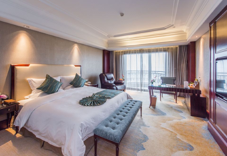 钱塘尊贵江景大床房—带阳台