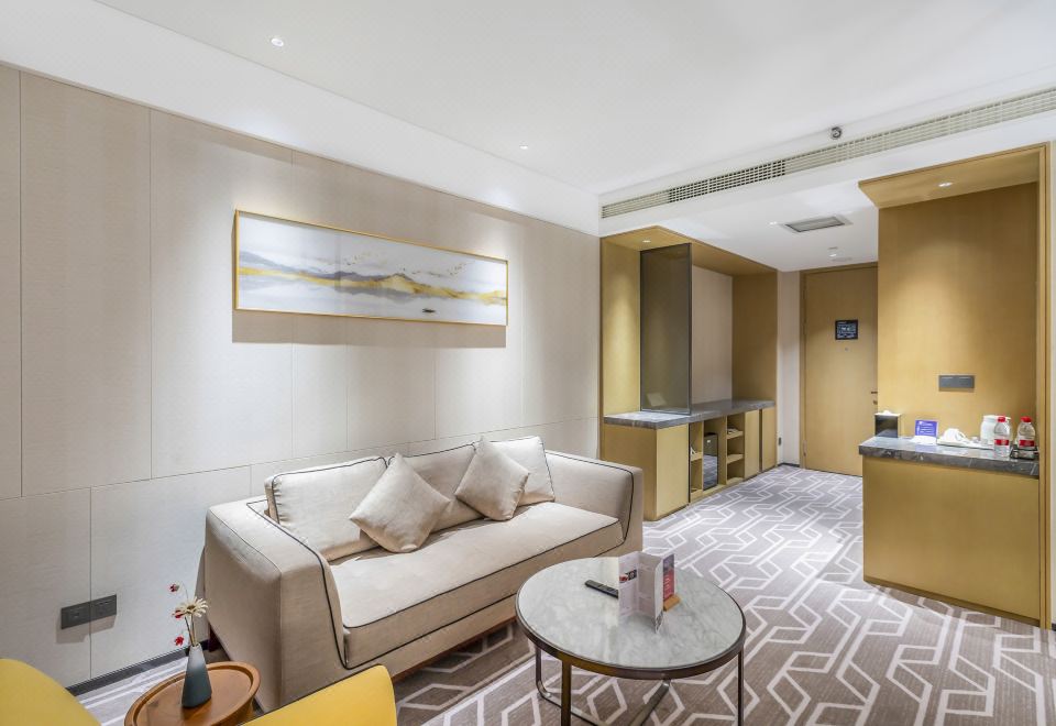 行政大床房（水系花园景观+80支贡缎床品+金可儿床垫）