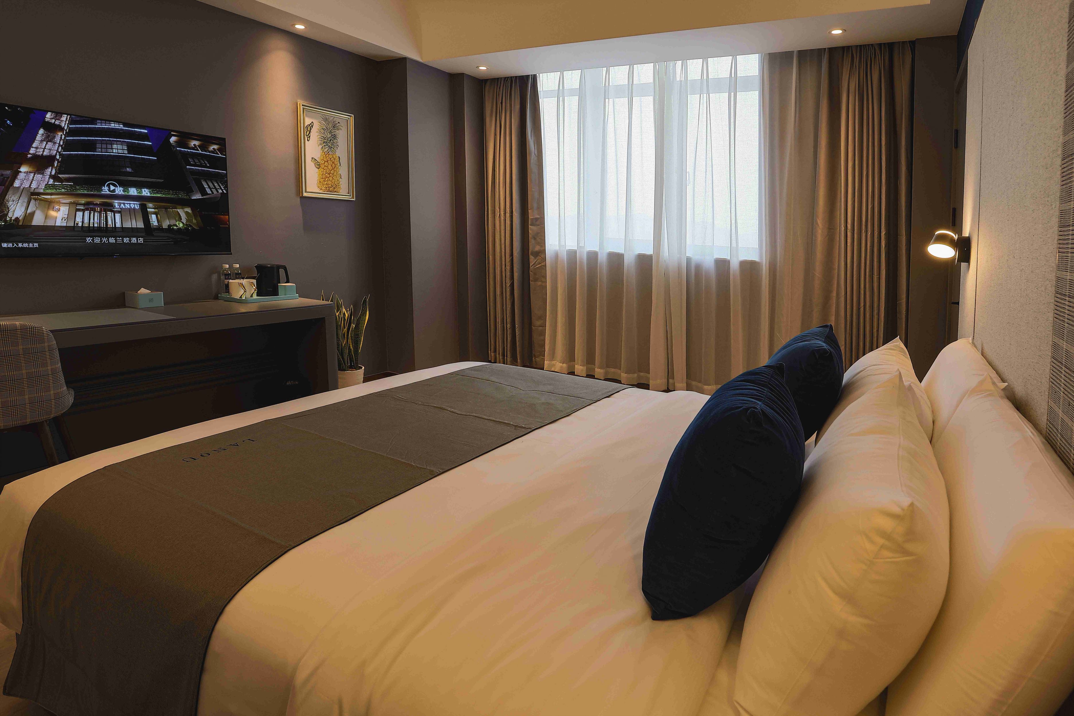 兰大师设计套房（全屋智能语音+小冰箱+独立卧室客厅）