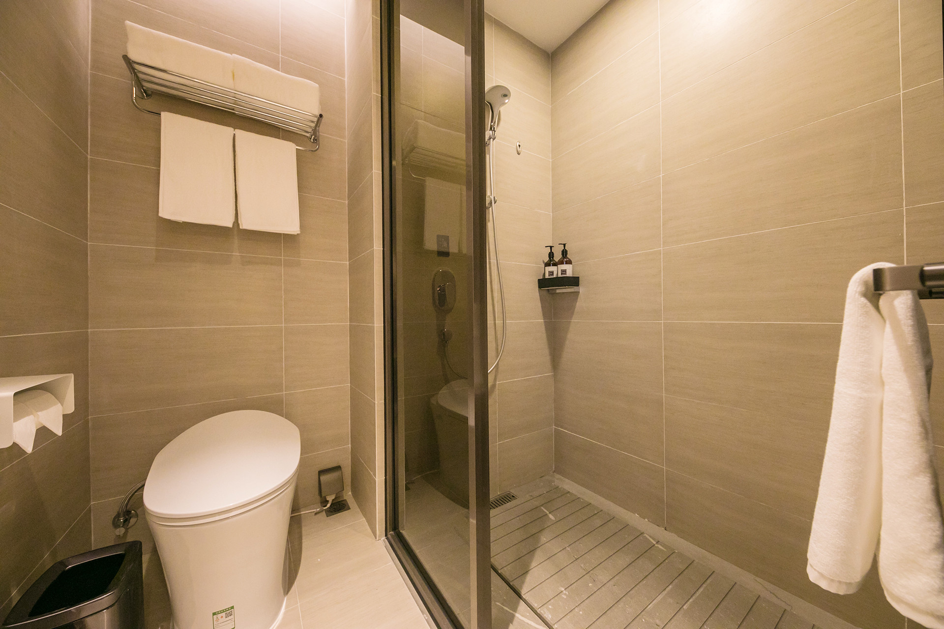 高级大床房（65寸投屏电视+记忆枕）