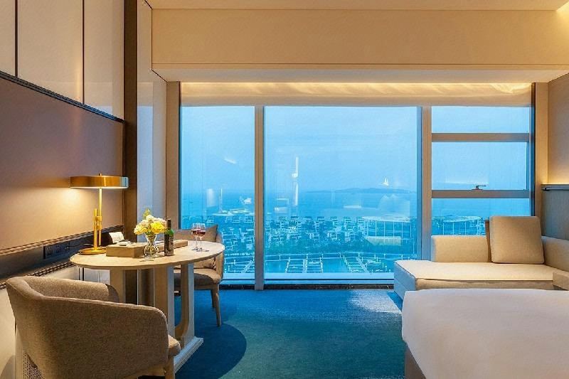 豪華海景大床房（180度全落地窗看海景日出）