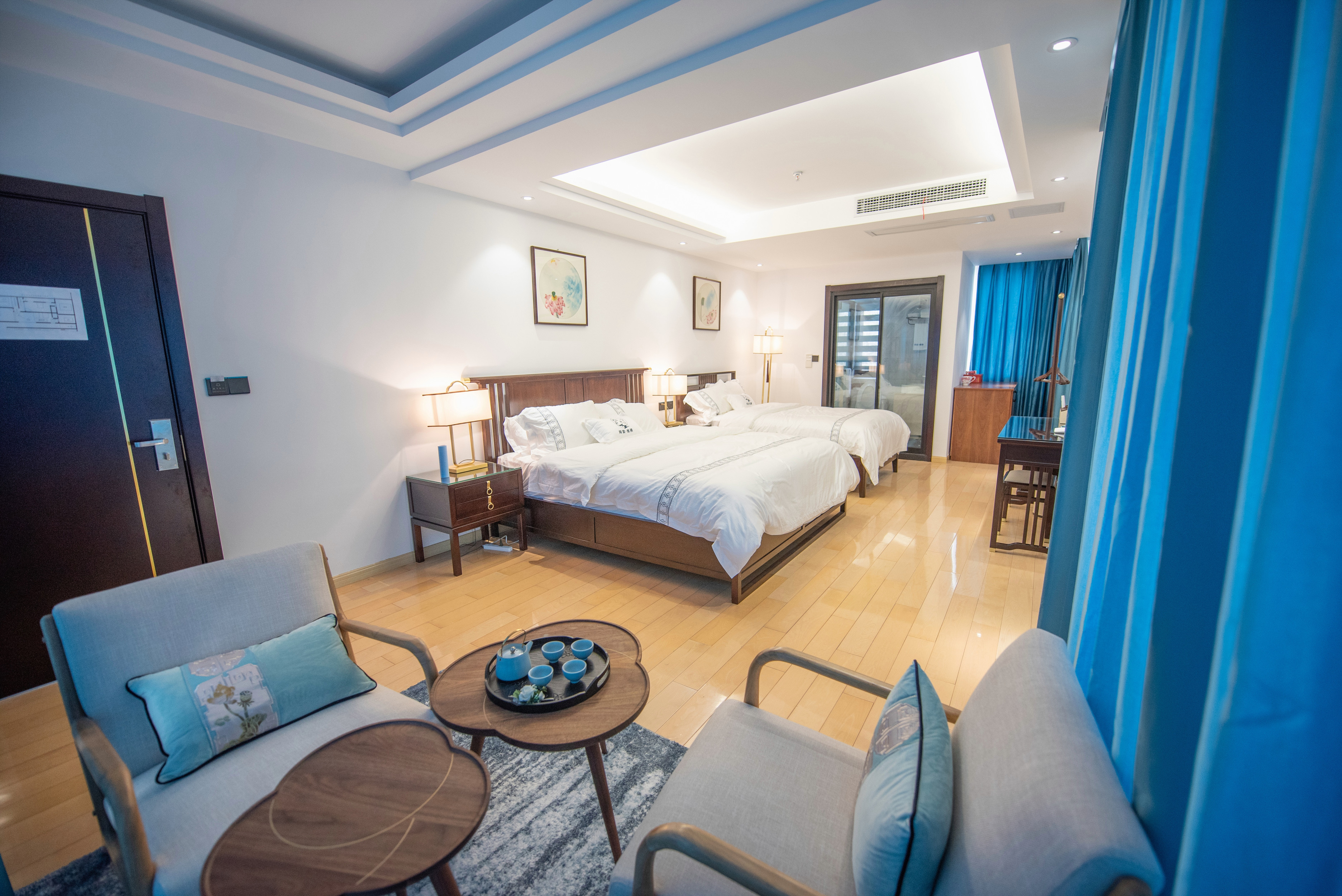 悠悦豪华全景露台双床家庭房