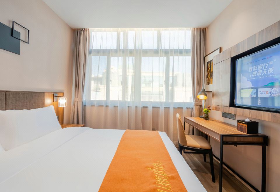 Business Queen Room
