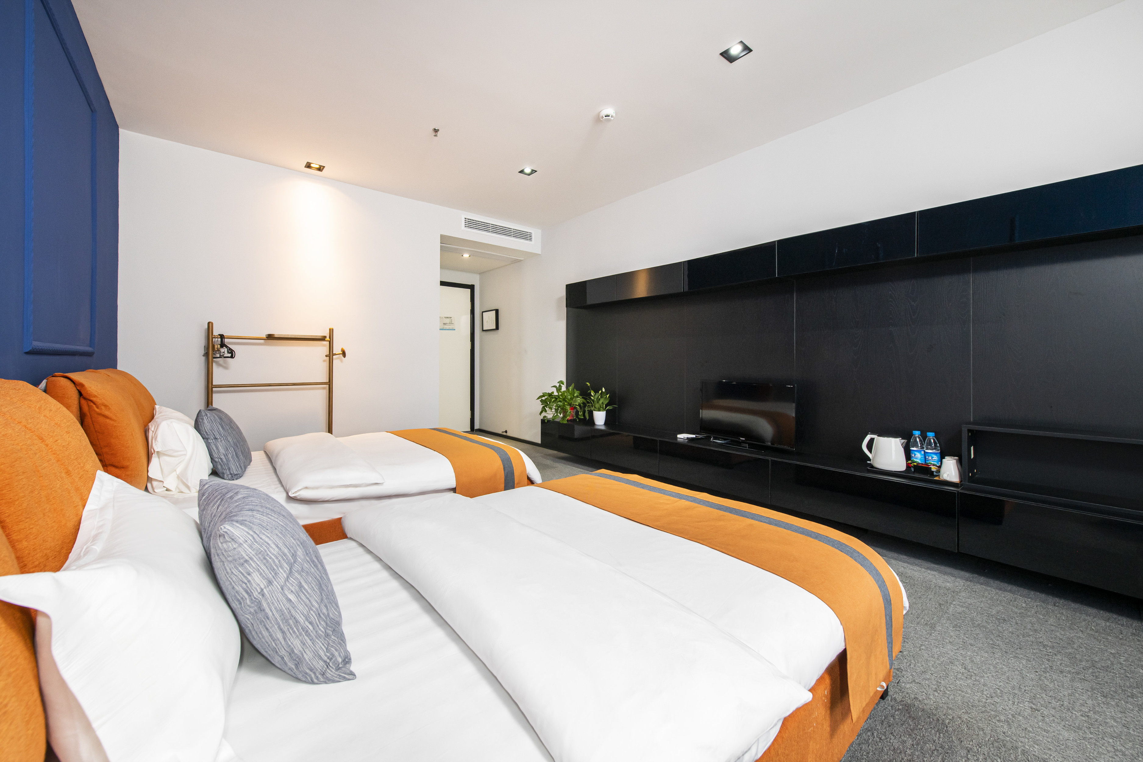 沉香文艺双床房【舒软沙发+办公桌椅+乾湿分离】