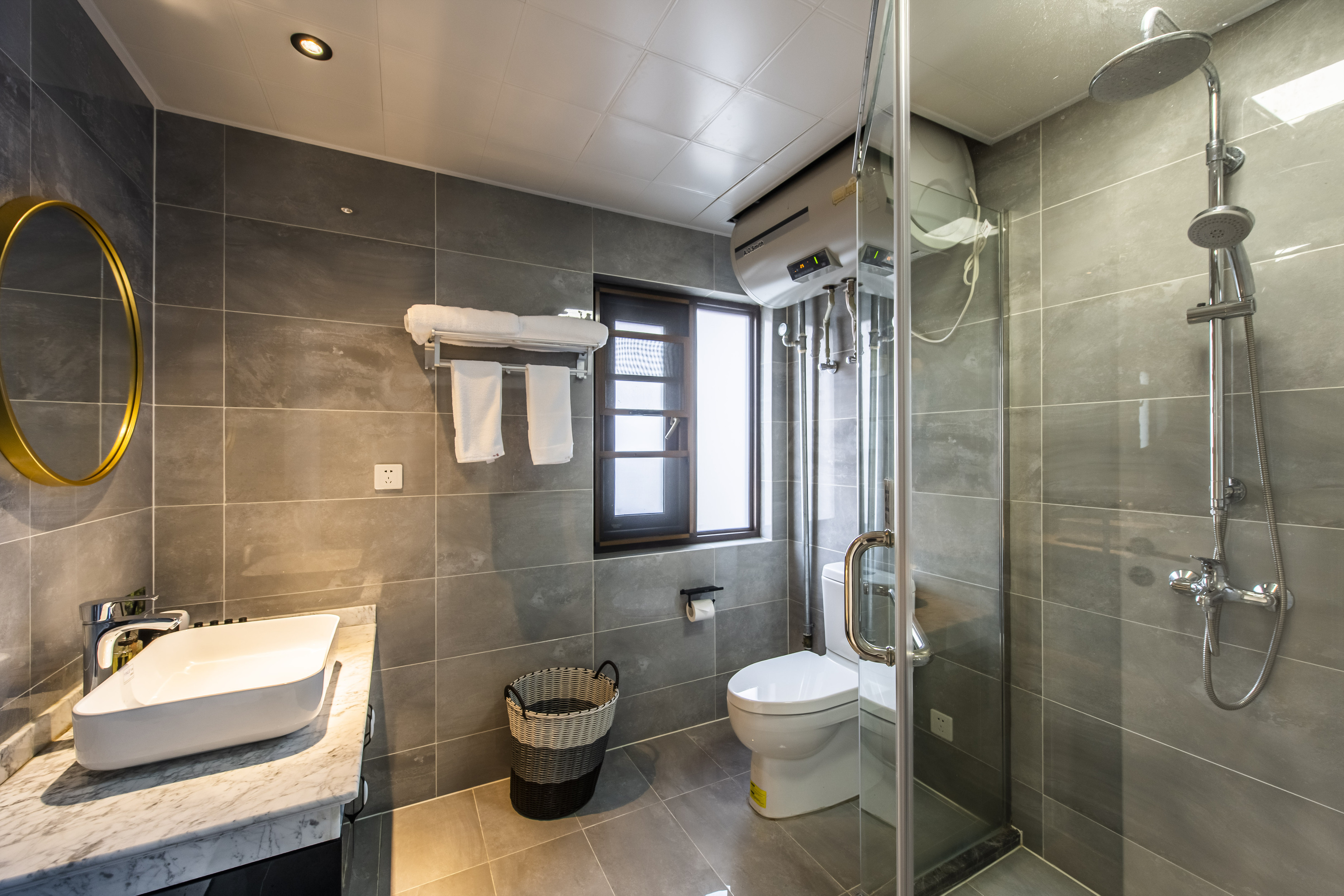 沉香文艺双床房【舒软沙发+办公桌椅+乾湿分离】