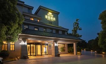 Gingko Lake Resort Hotel Villa
