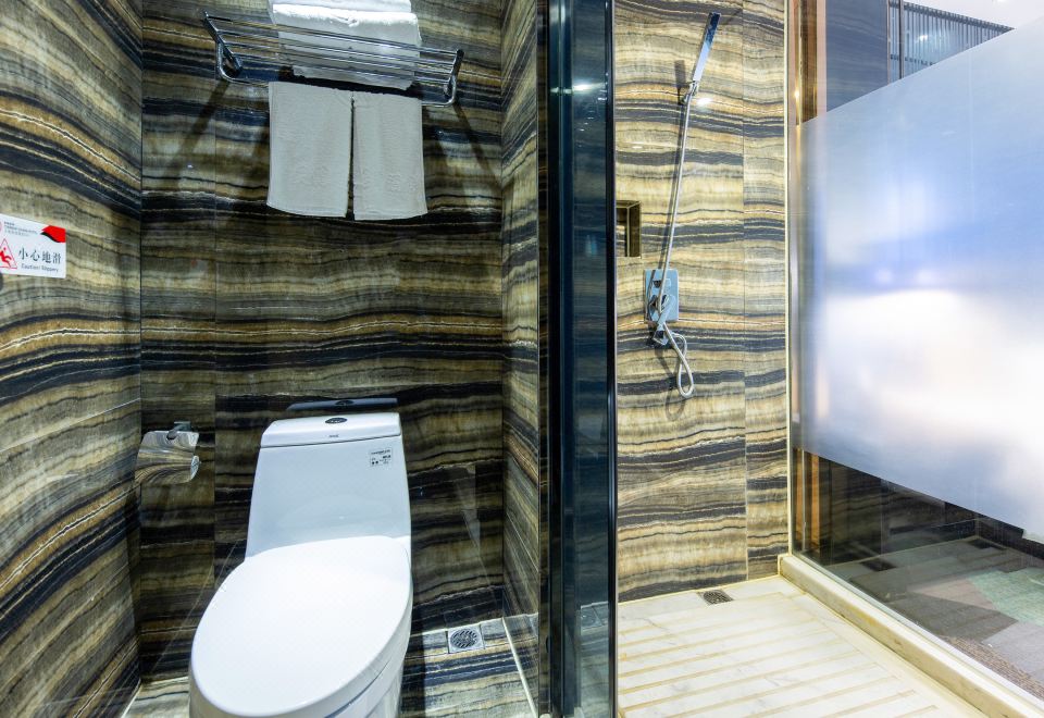 港湾·逸悦大床房+静音耳塞+落地窗