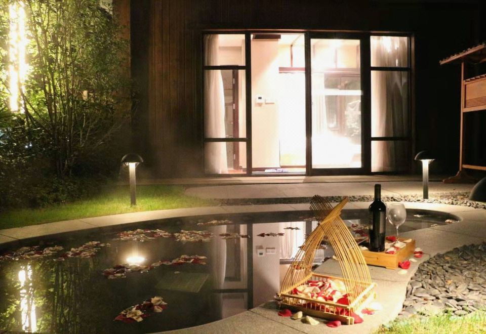 庭院私汤大床房