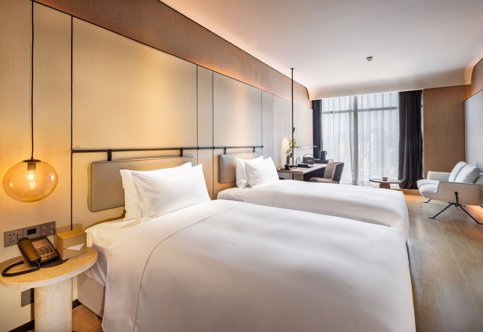 ICON LAB Hotel Shenzhen FutianSkyline City View Twin Bed Room