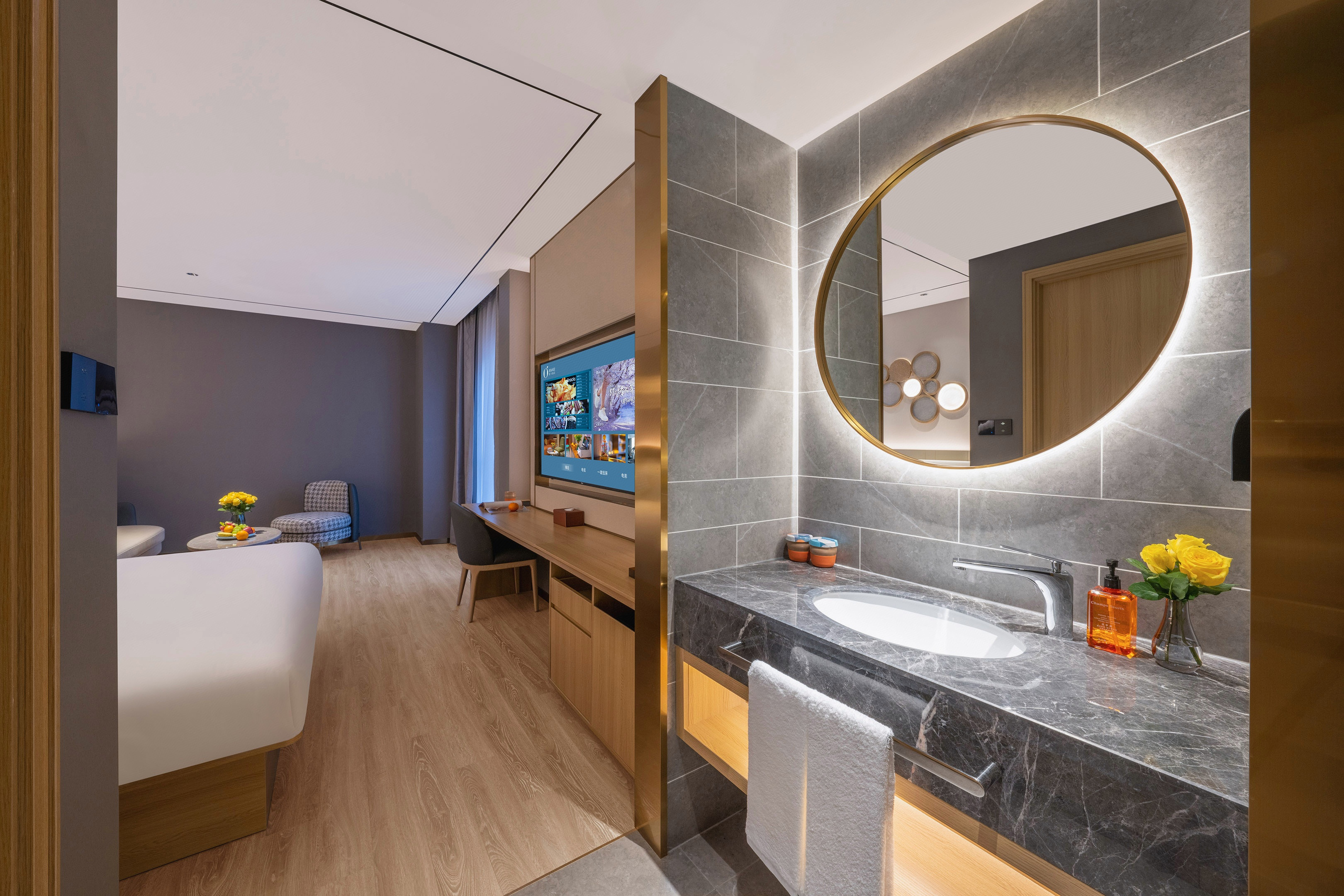 精选大床房（65寸可投屏电视+智能客控+小冰箱）