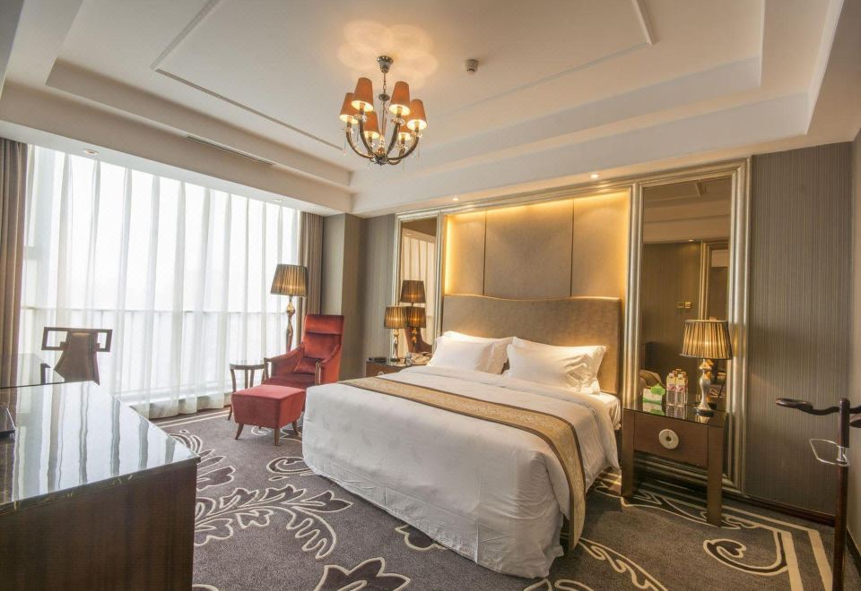 Titan Central Park Hotel Executive Suite