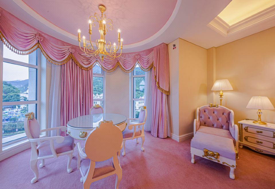 Hello Kitty主题高级豪华景观亲子房