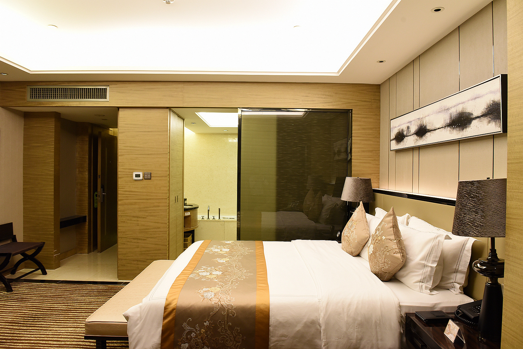 Shenzhen YANGBANGLANGYUE International HotelScenery Standard Queen Room