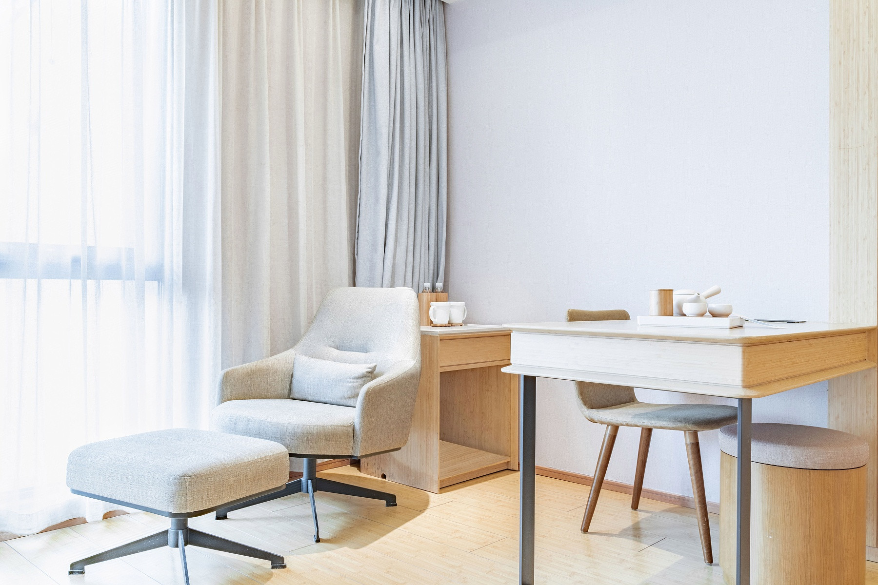 高级双床房（落地窗+小冰箱+mini茶海）