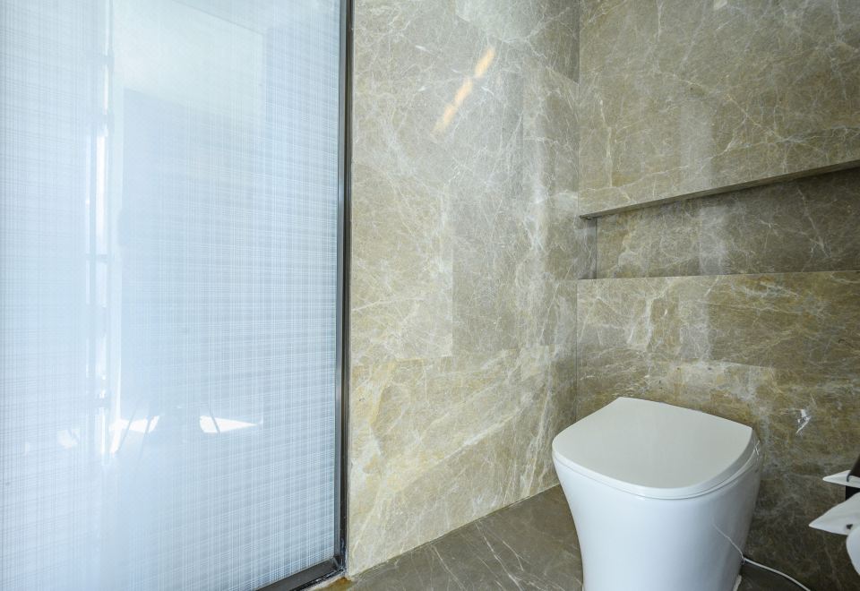 商务城景大床房（观鹭岛城际风光）