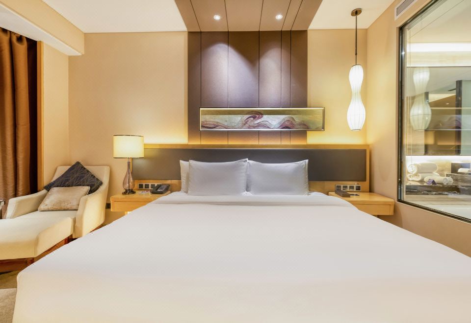 豪華大床房（CBD街景）