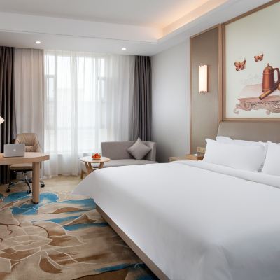 高級大床房（零壓床墊+加濕器+雪山城景） 維也納國際飯店（喀什南湖路班超城店）優惠