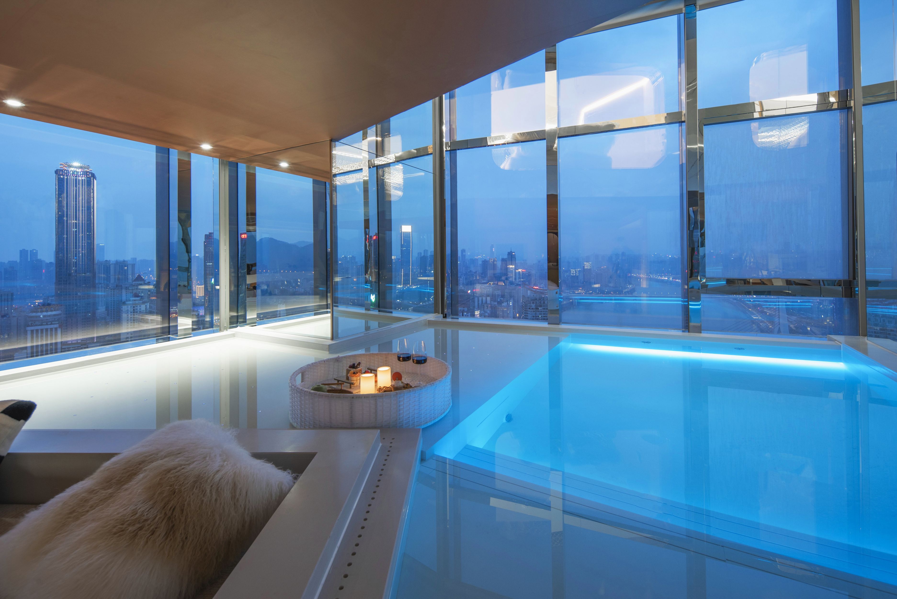 270度江景星空泳池跃层套房