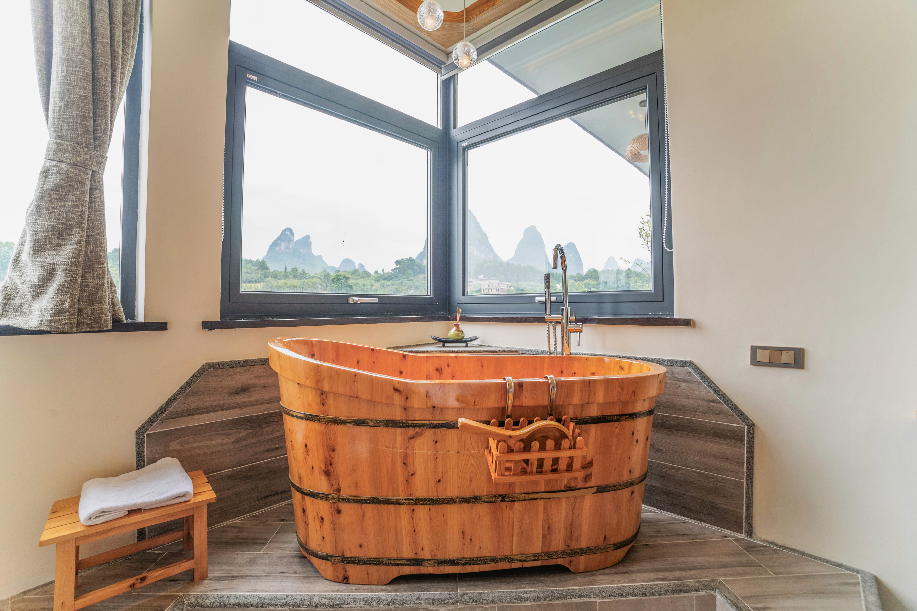 豪华阳台山景两室一厅家庭套房