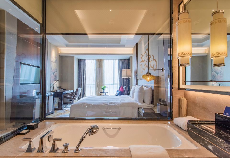 豪華大床房（繁華街景+深睡床墊+靜音加濕器）