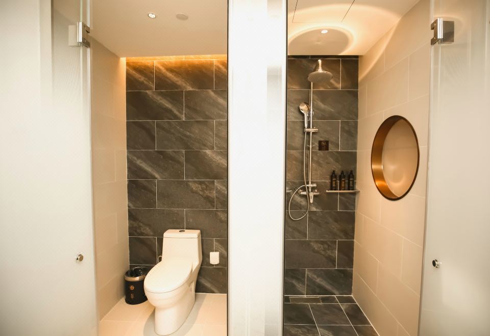 雅致双床房（加热毛巾杆+小冰箱+智能镜）