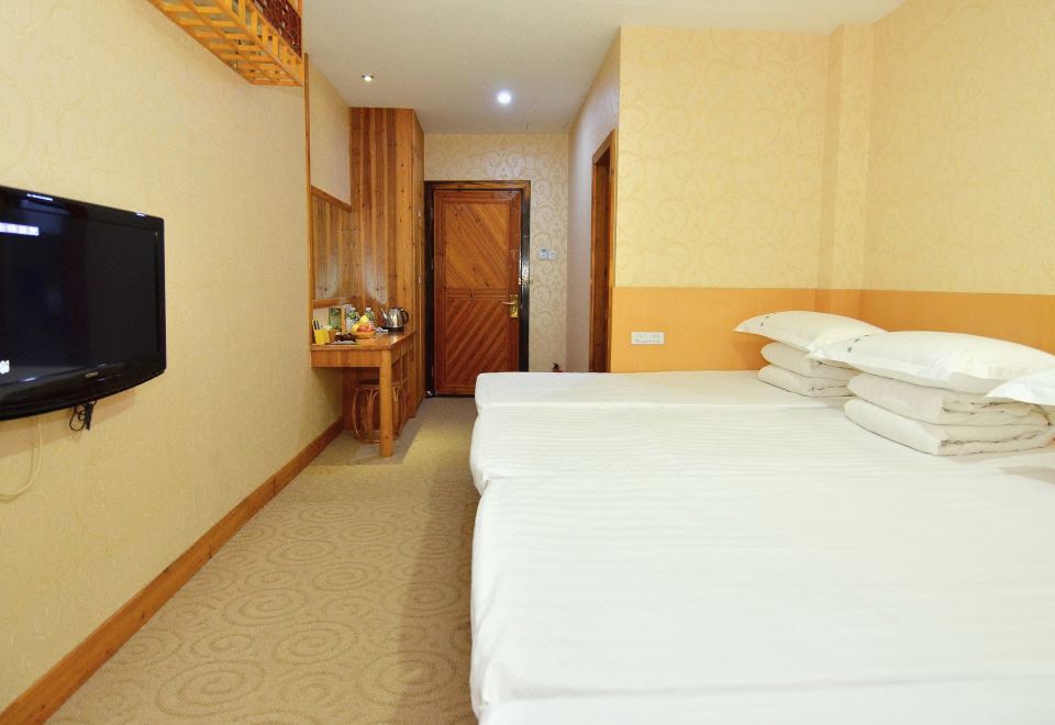 Quanyan Hotspring Holiday HotelInn Room - 4-Person Occupancy