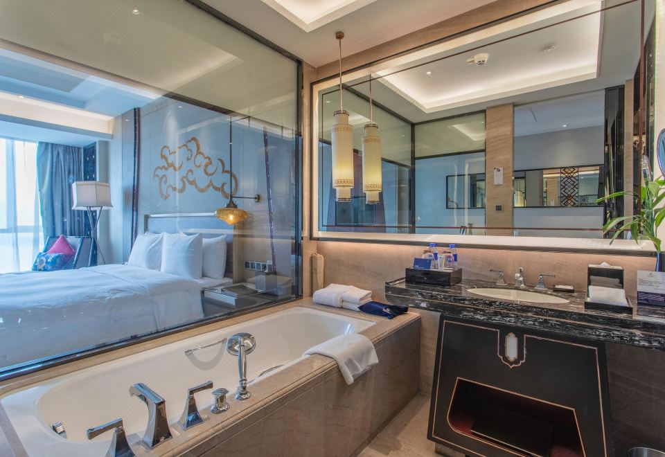 豪華大床房（繁華街景+深睡床墊+靜音加濕器）