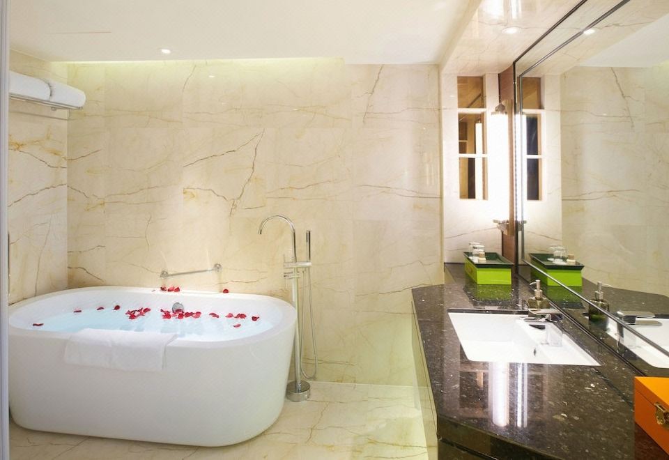 湖景套房【深睡枕+电动沙发+尽览篔簹湖景】