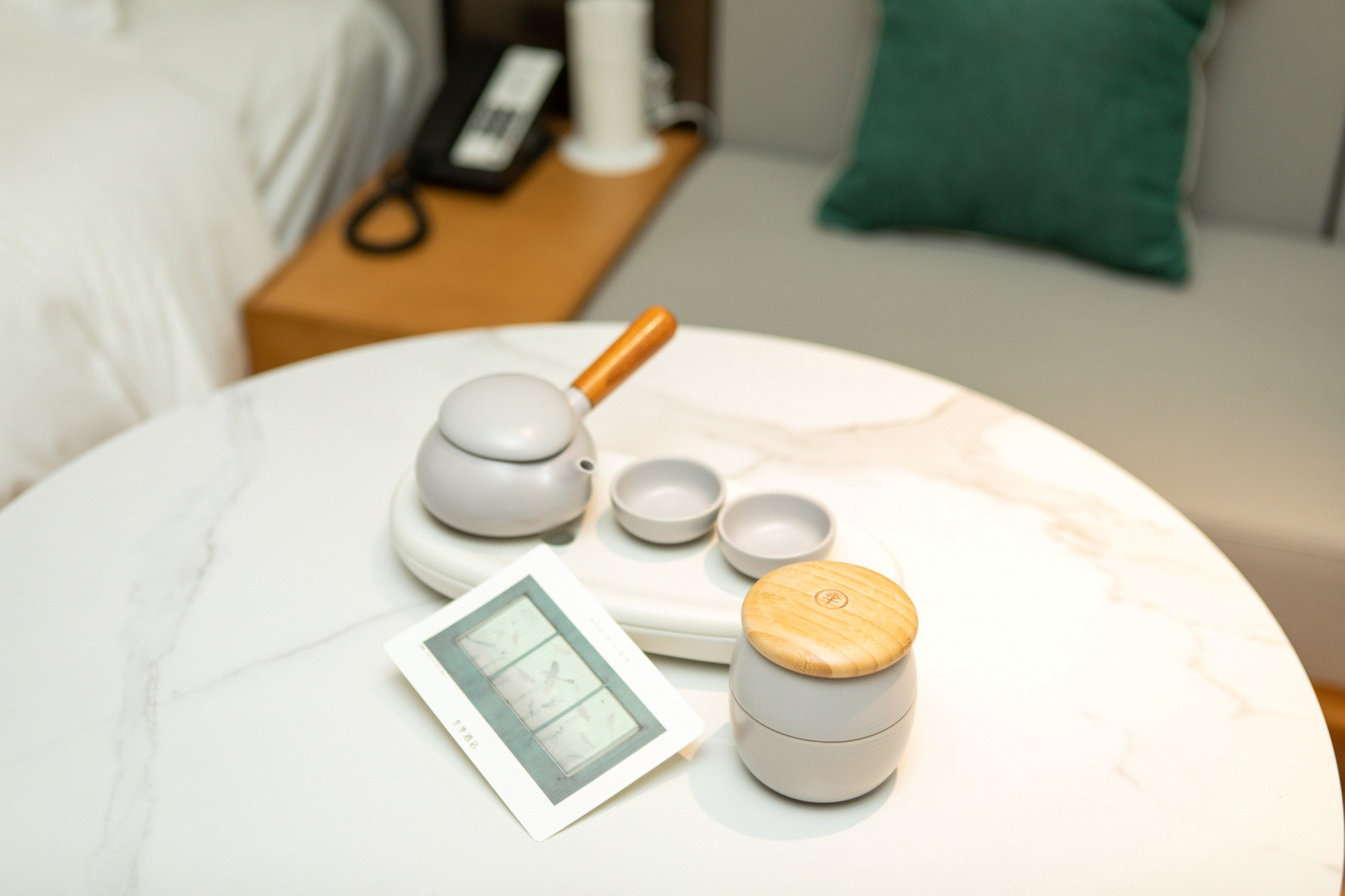 高级大床房【植萃洗护｜65寸投屏电视】