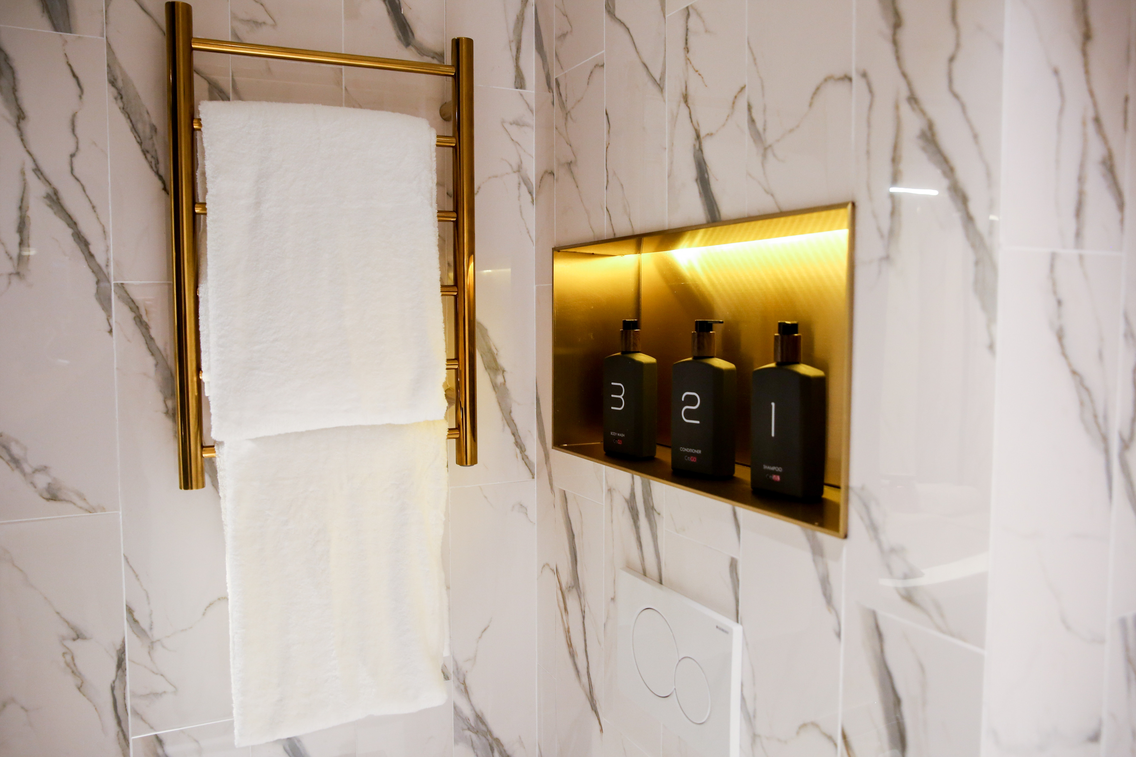 大床房（德国汉斯格雅衞浴＋乳胶床垫+手机投屏）