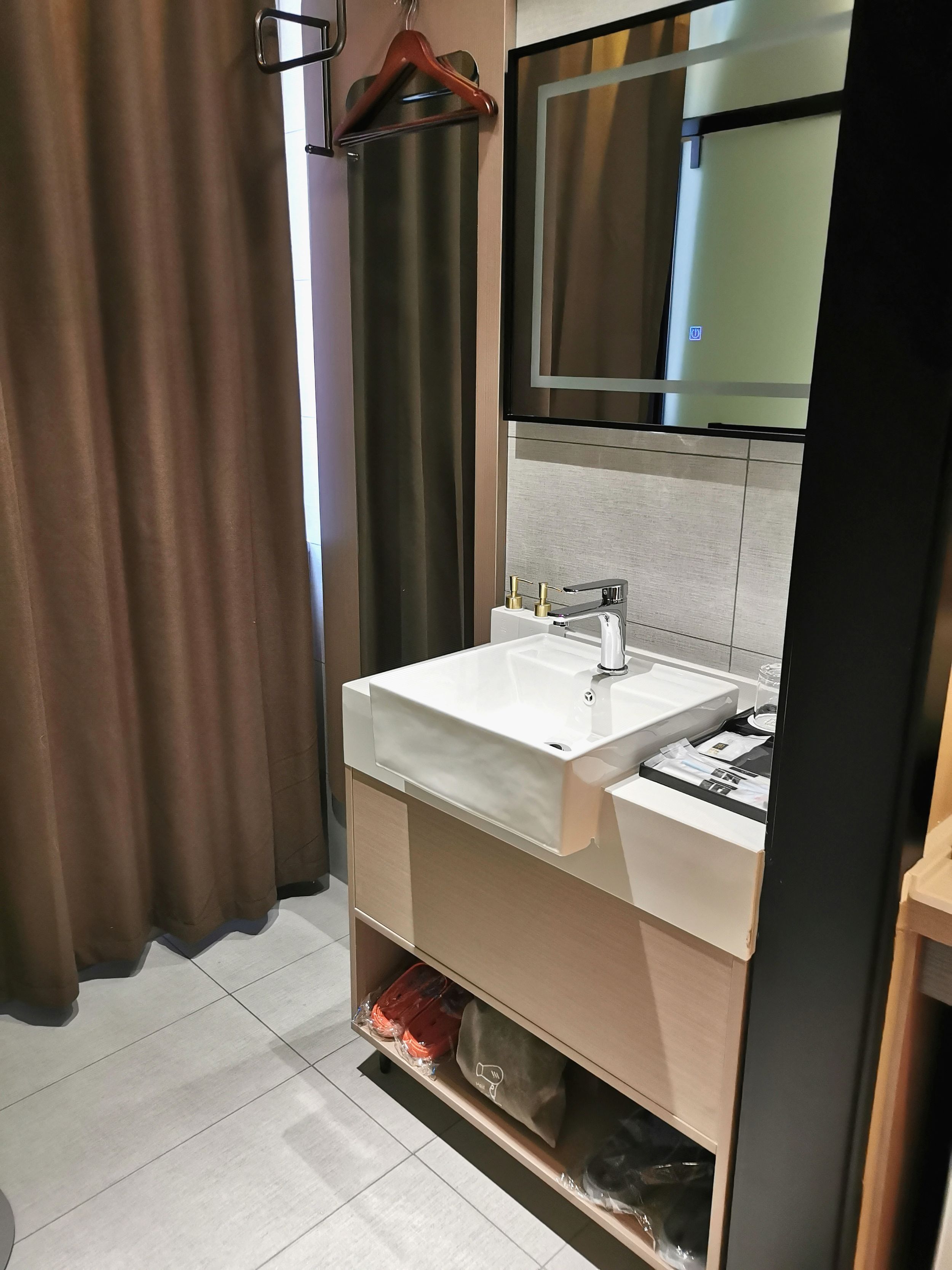 缓压单人房（舒压小舱+恒鲜冰箱）