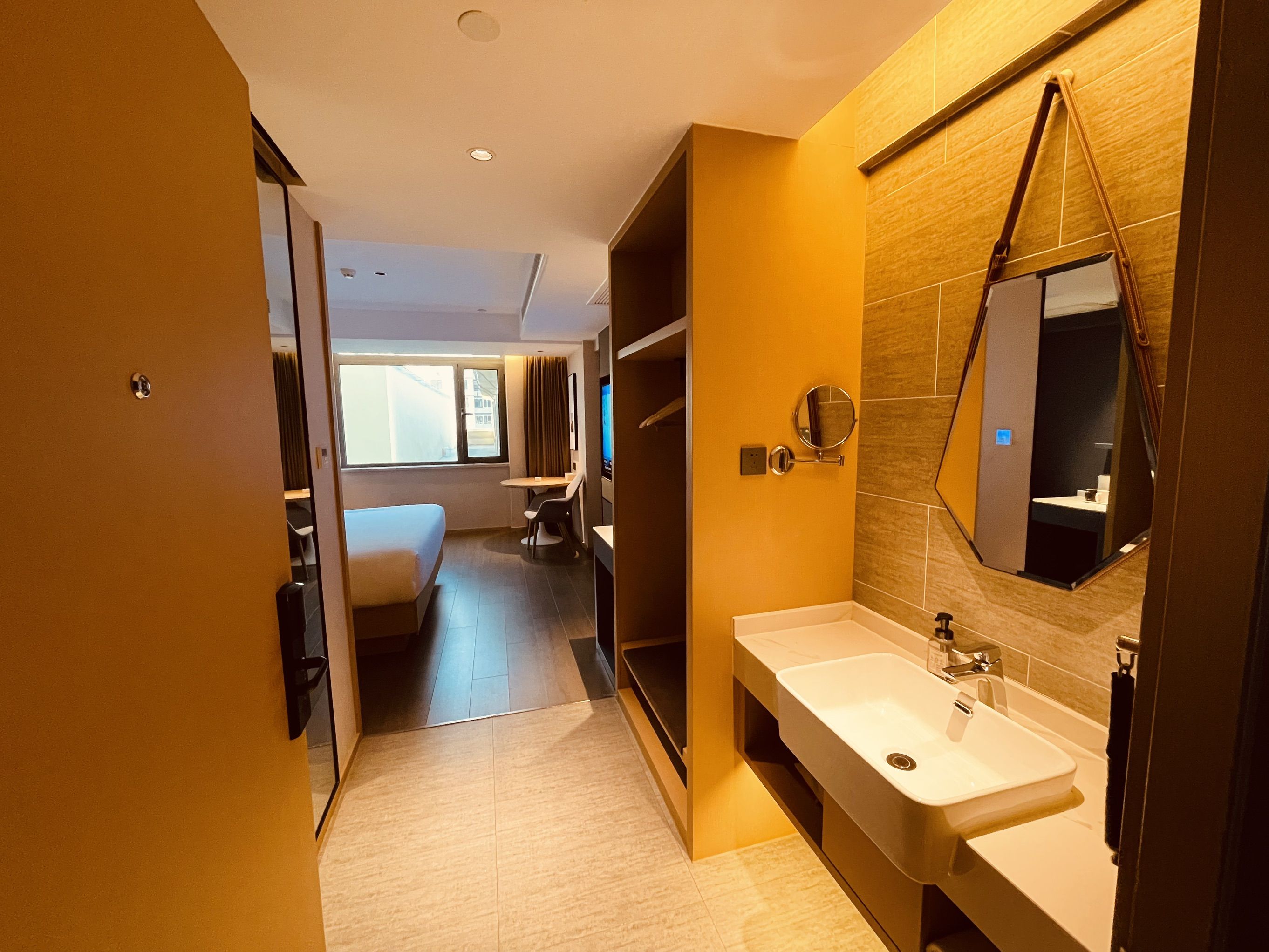 智慧优选大床房（电视投屏·零压床垫·智能声控·中央软水）