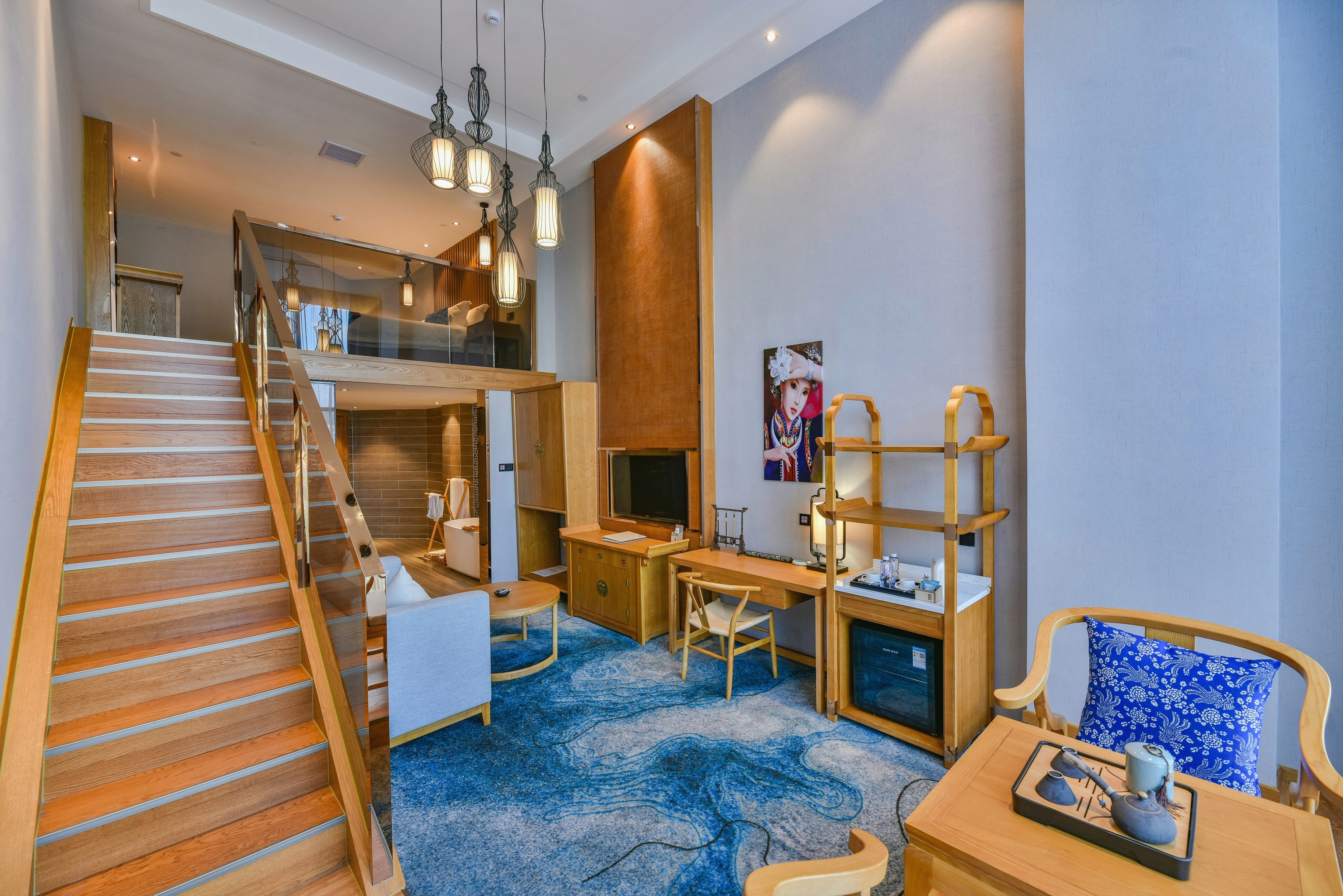 江景复式套房-智能客控-冰箱-浴缸-徕芬吹风机-全景窗