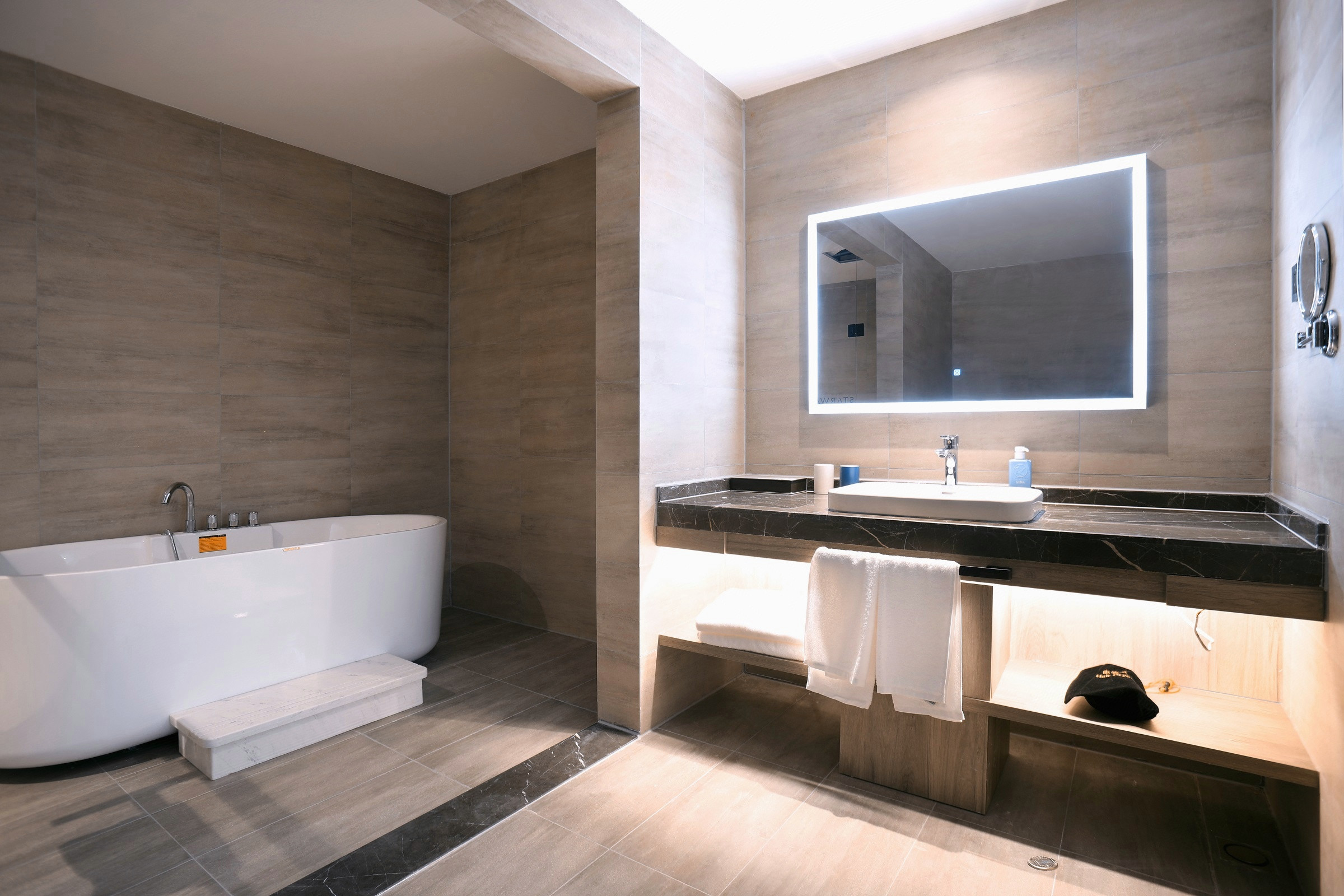 豪华套房（落地大窗）