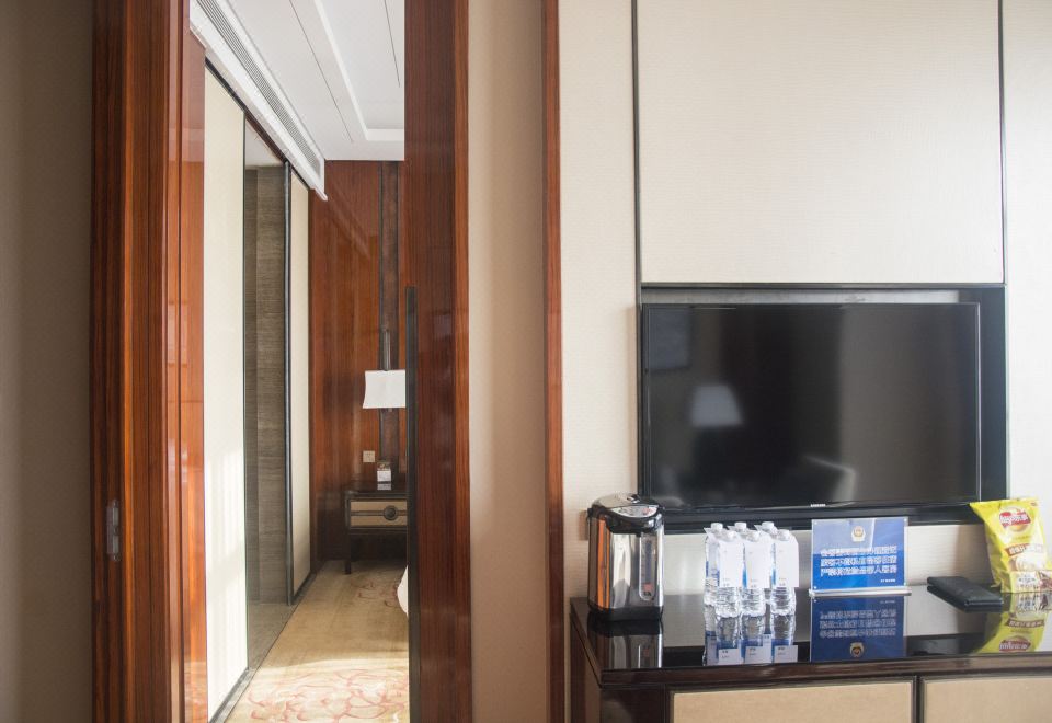 Sheraton Langfang Chaobai River HotelExecutive Suite