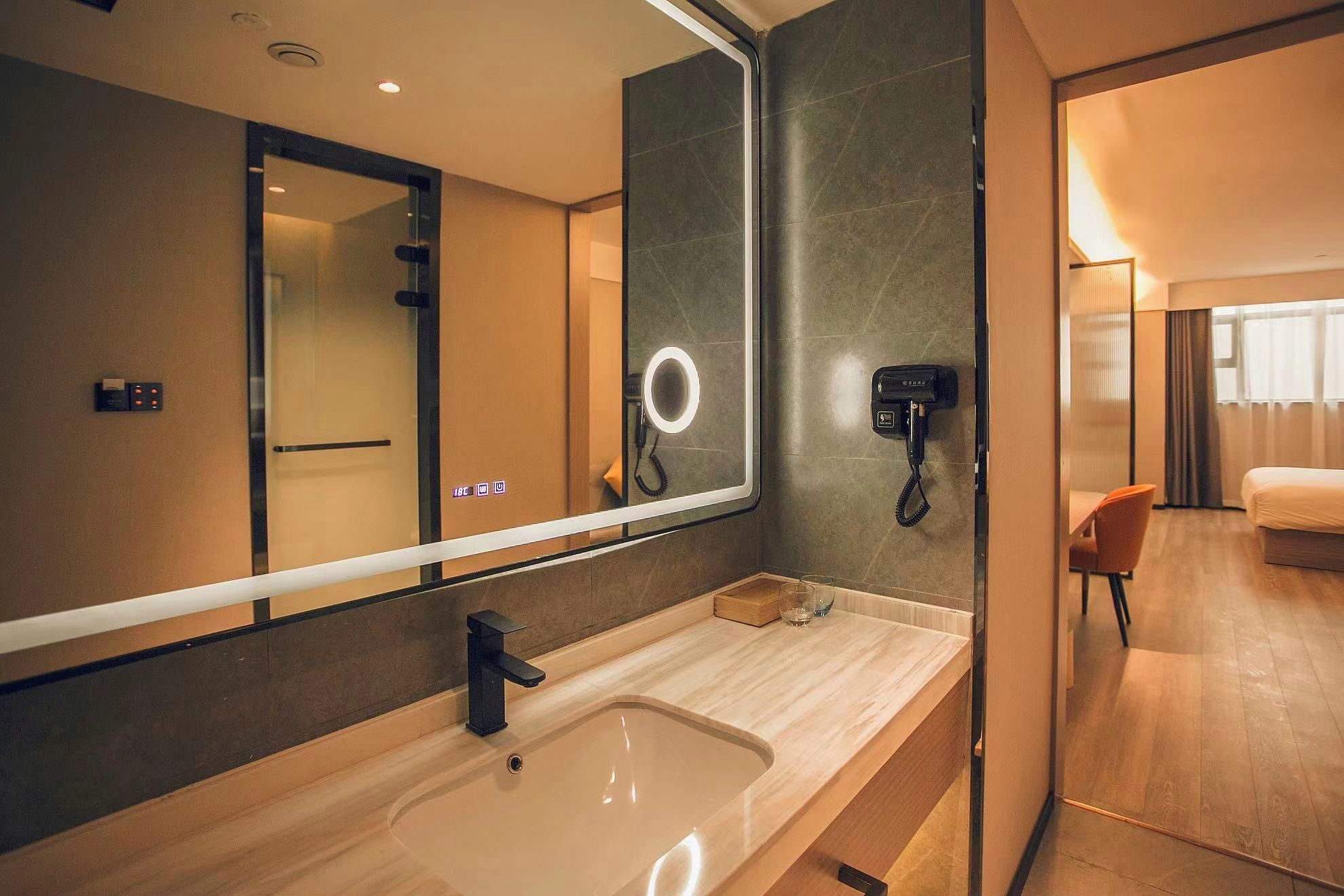 行政双床房（智能客控+品牌床垫）