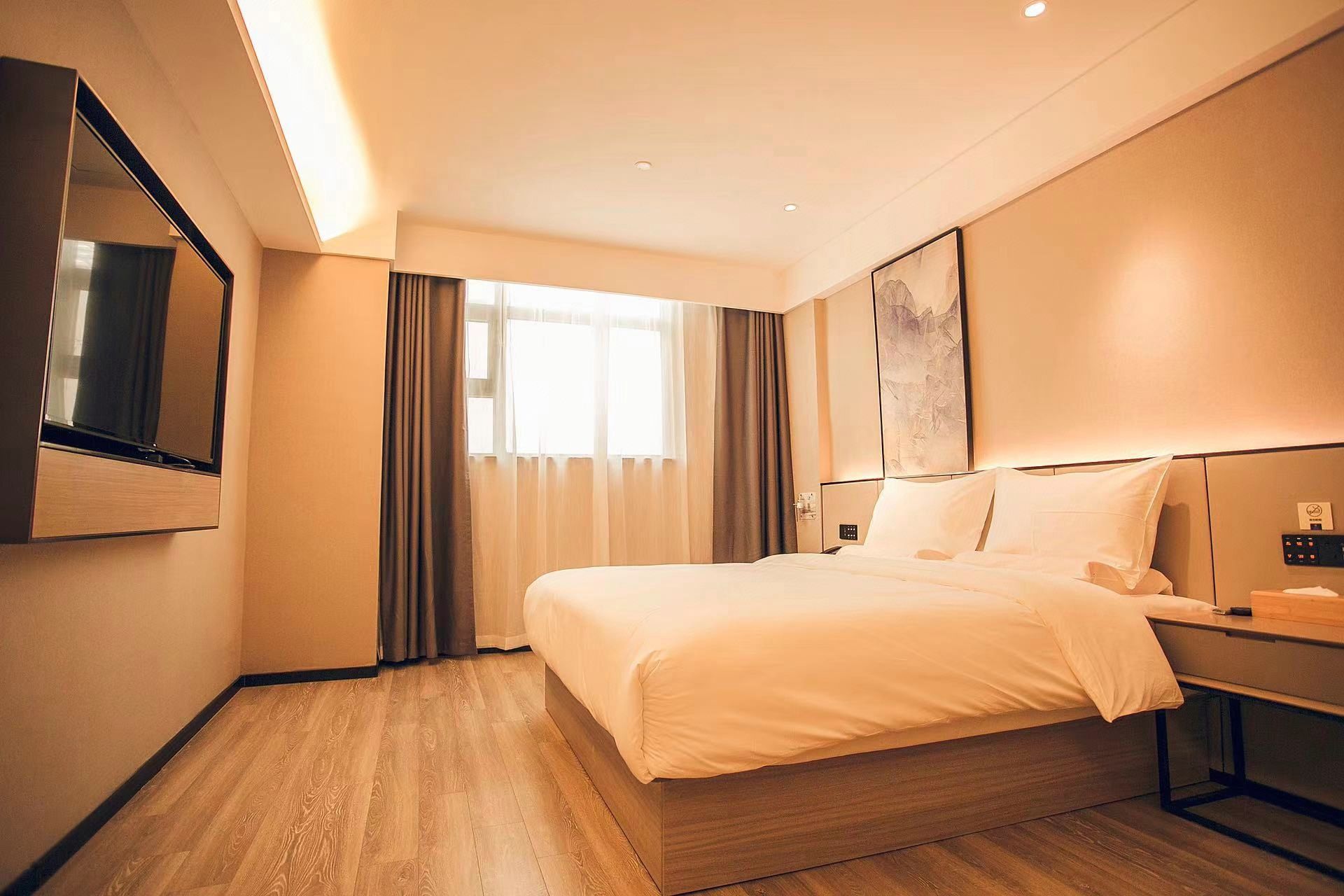 豪华大床房（智能客控+品牌床垫）