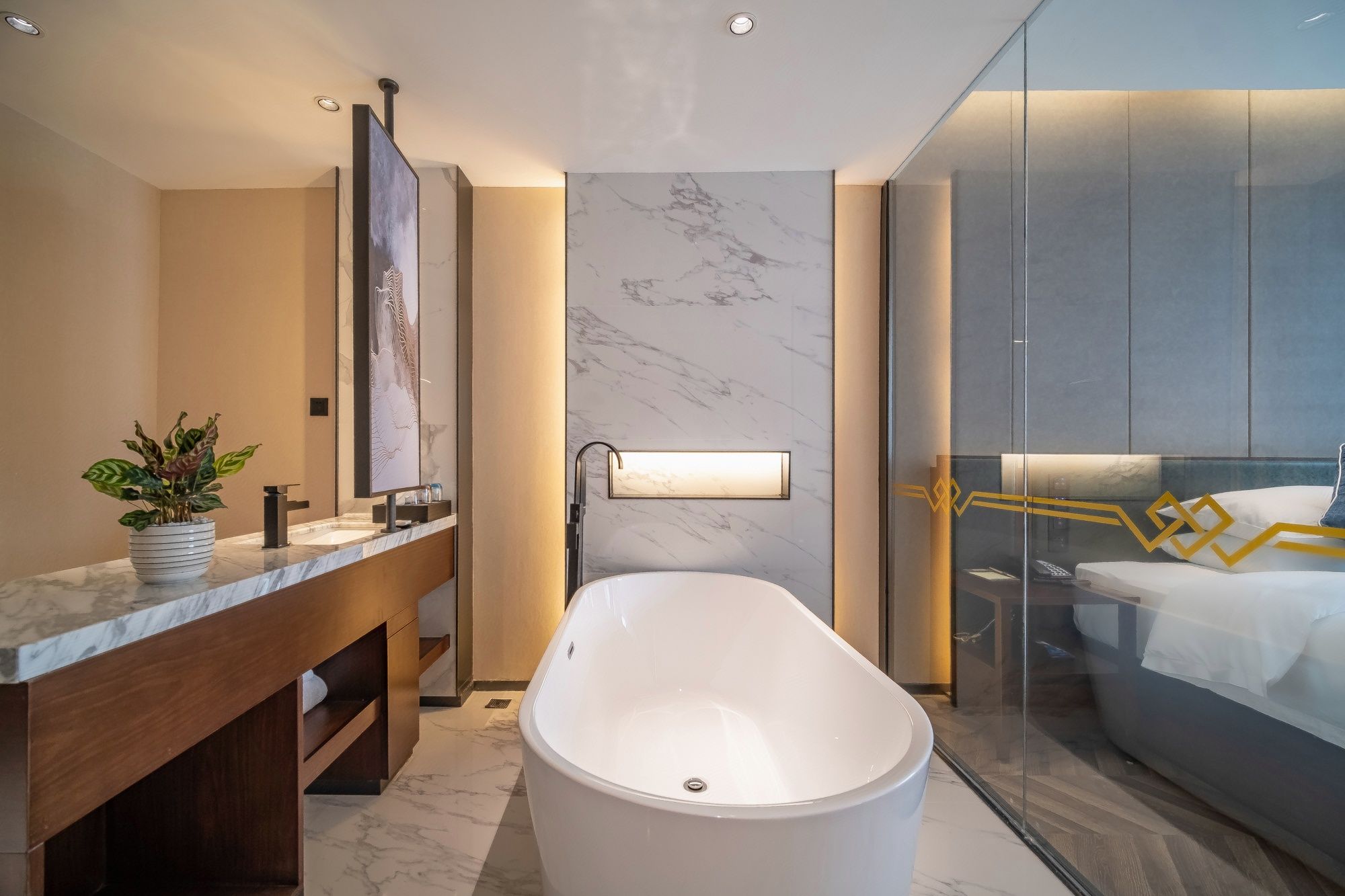 静雅浴缸大床房