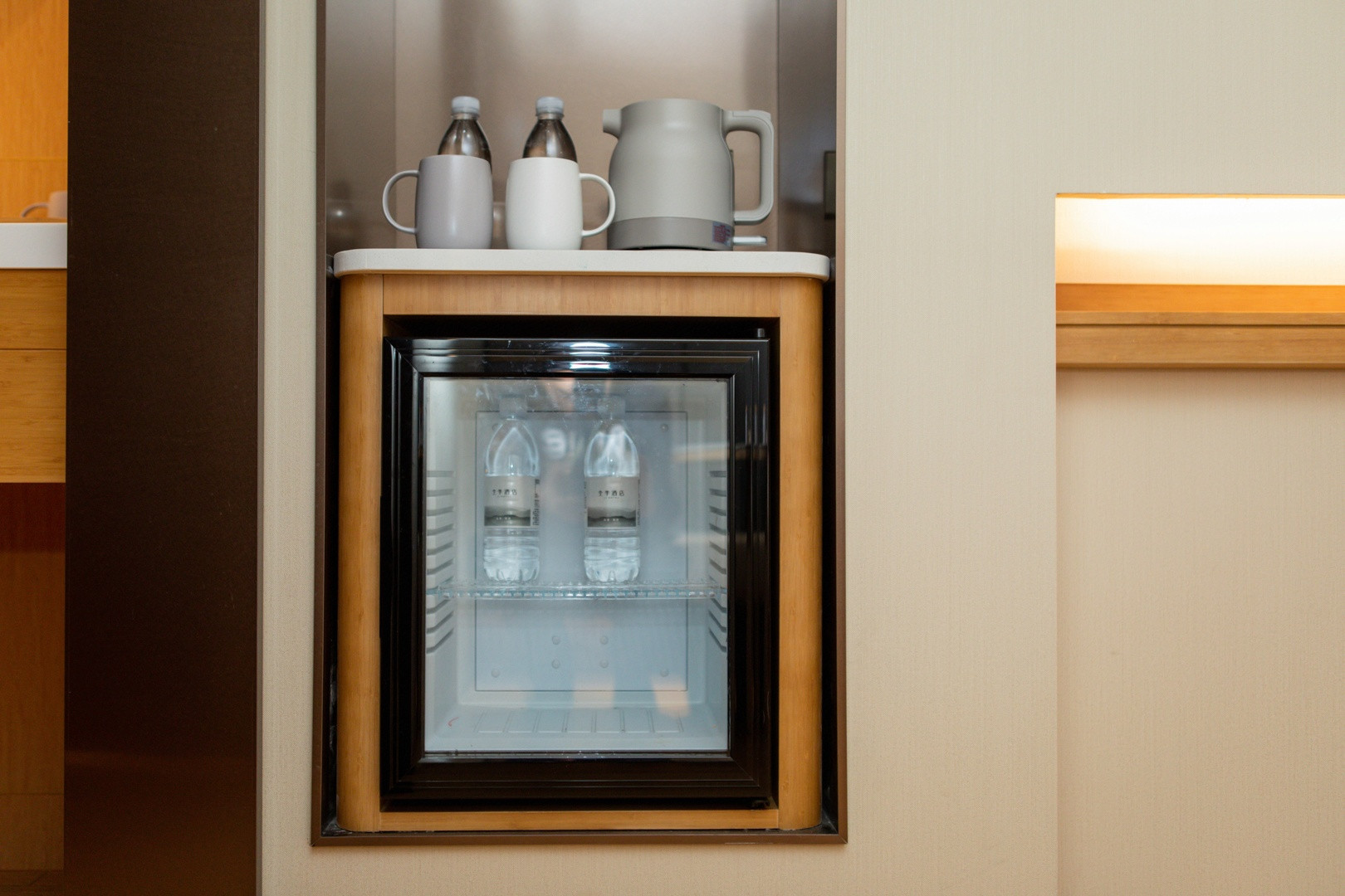 高级大床房【植萃洗护｜65寸投屏电视】