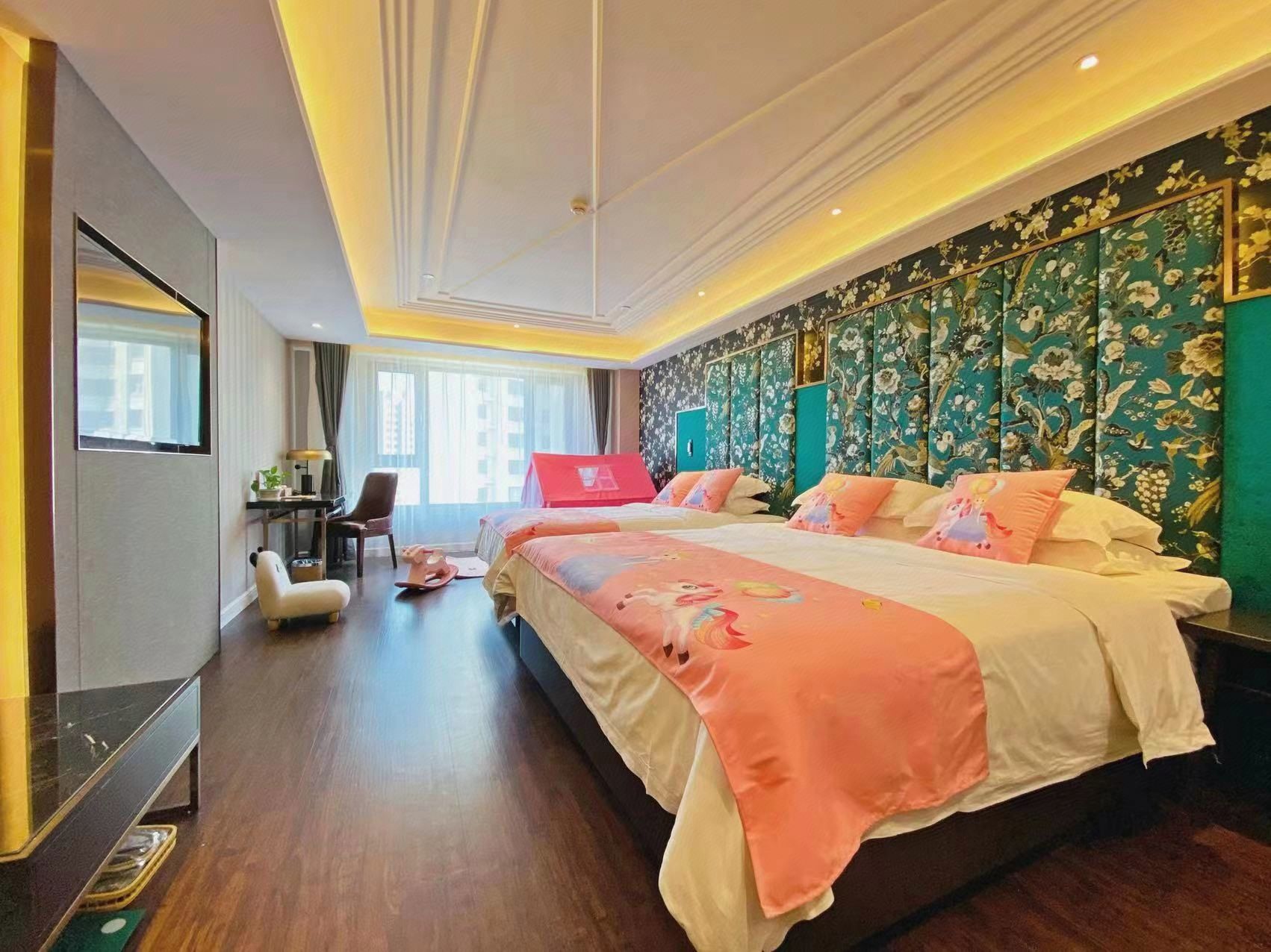 温馨家庭房（清凉小冰箱+空气净化器+零压舒眠床垫）