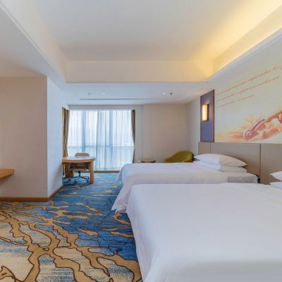 豪華雙床房（辦公圓桌+會客沙發） 維也納國際酒店（肇慶中心湖景店）優惠