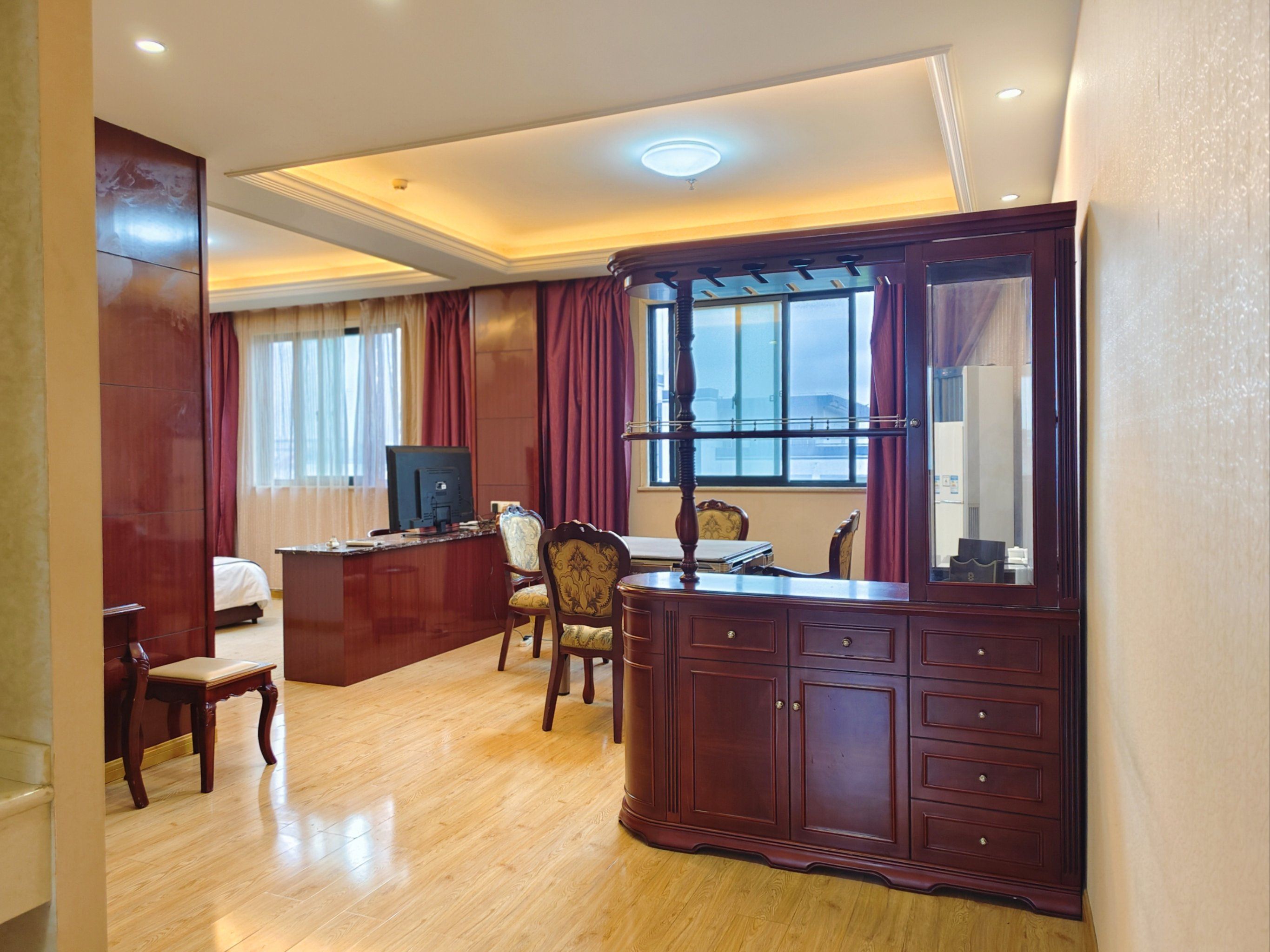 豪华棋牌大床房