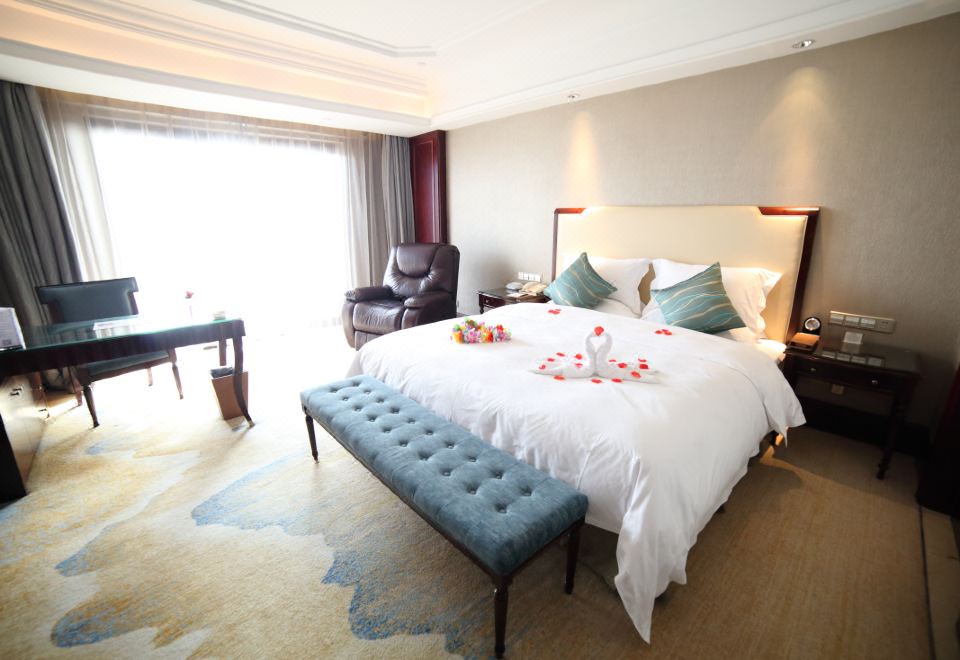 钱塘尊贵江景大床房—带阳台